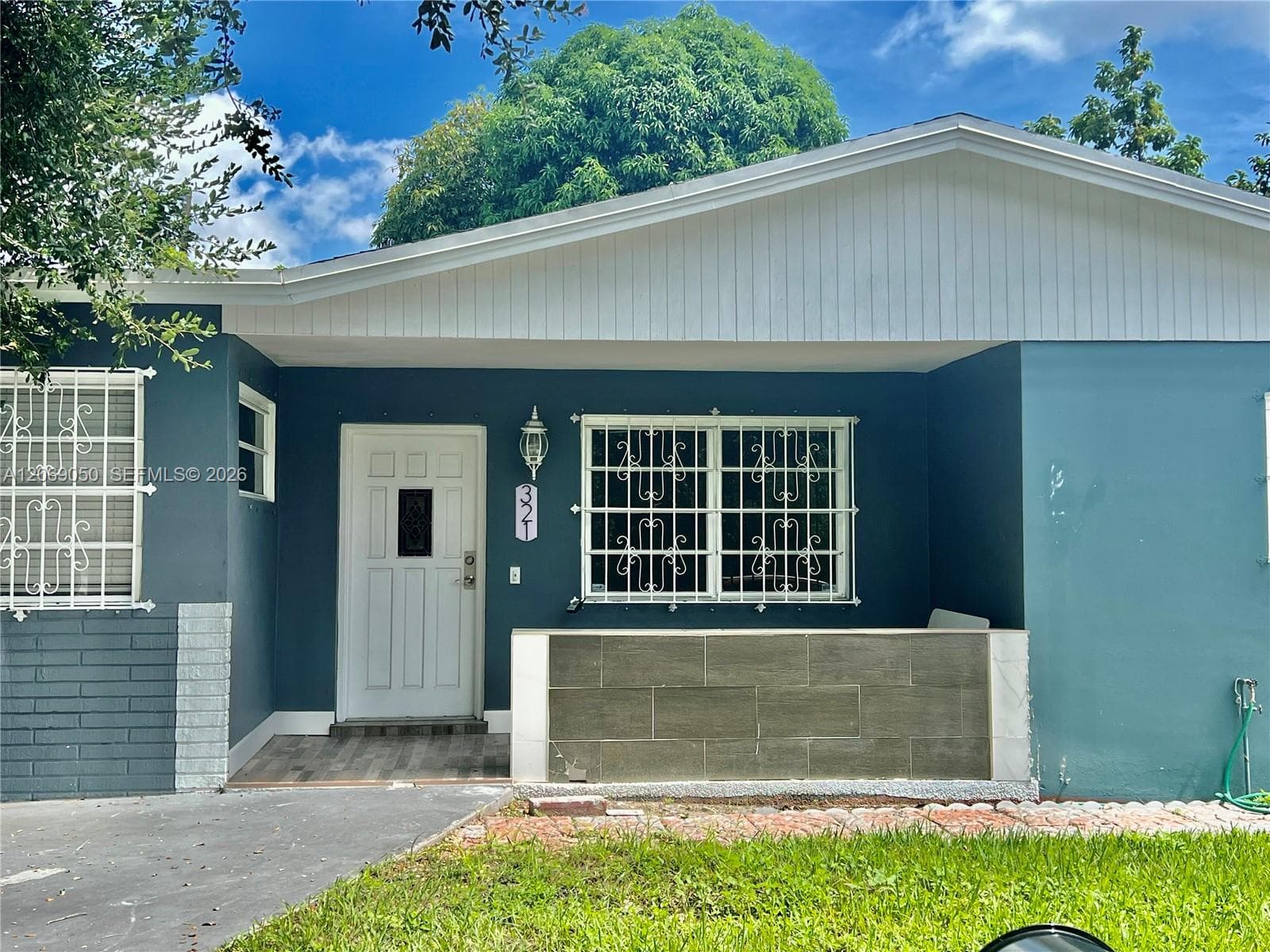 Single Family Residence at 321 NE 170th St, North Miami Beach FL 33162