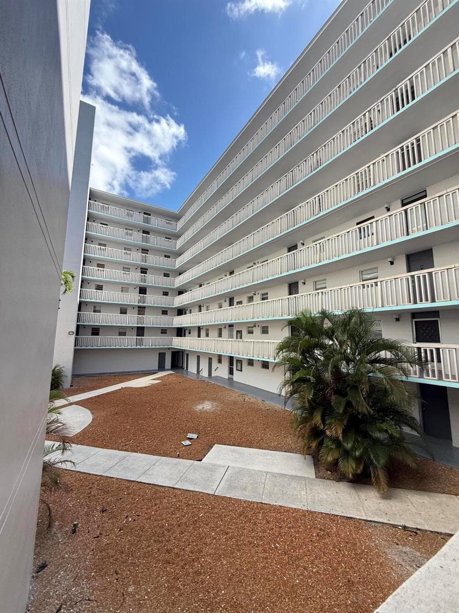 Condominium at 15600 NW 7TH Avenue # 211, Miami FL 33169