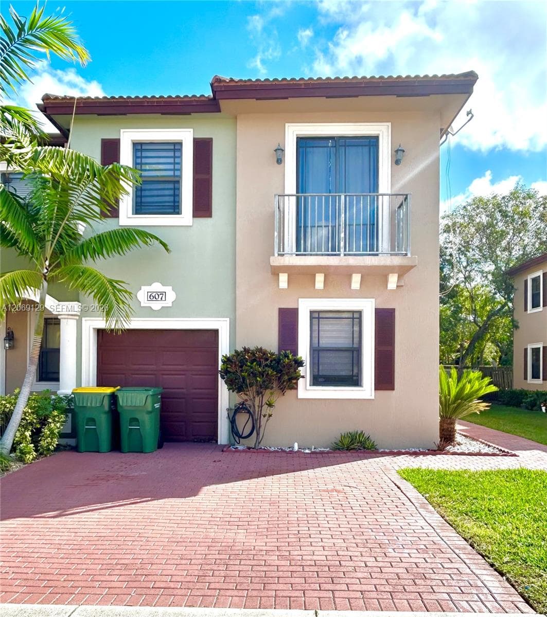 Townhouse at 607 NE 35th Ave # 607, Homestead FL 33033