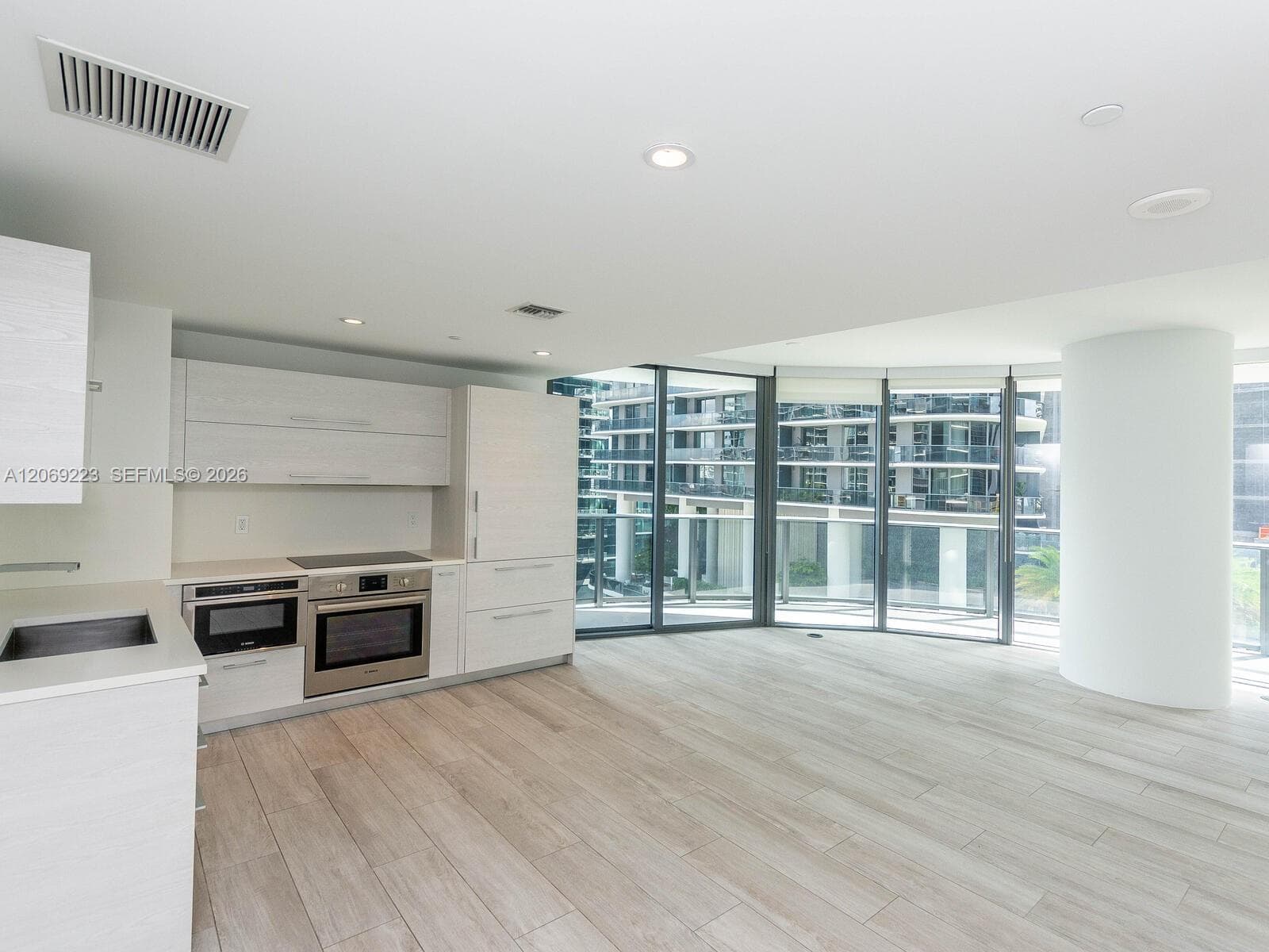 Condominium at 45 SW 9th St # 1201, Miami FL 33130