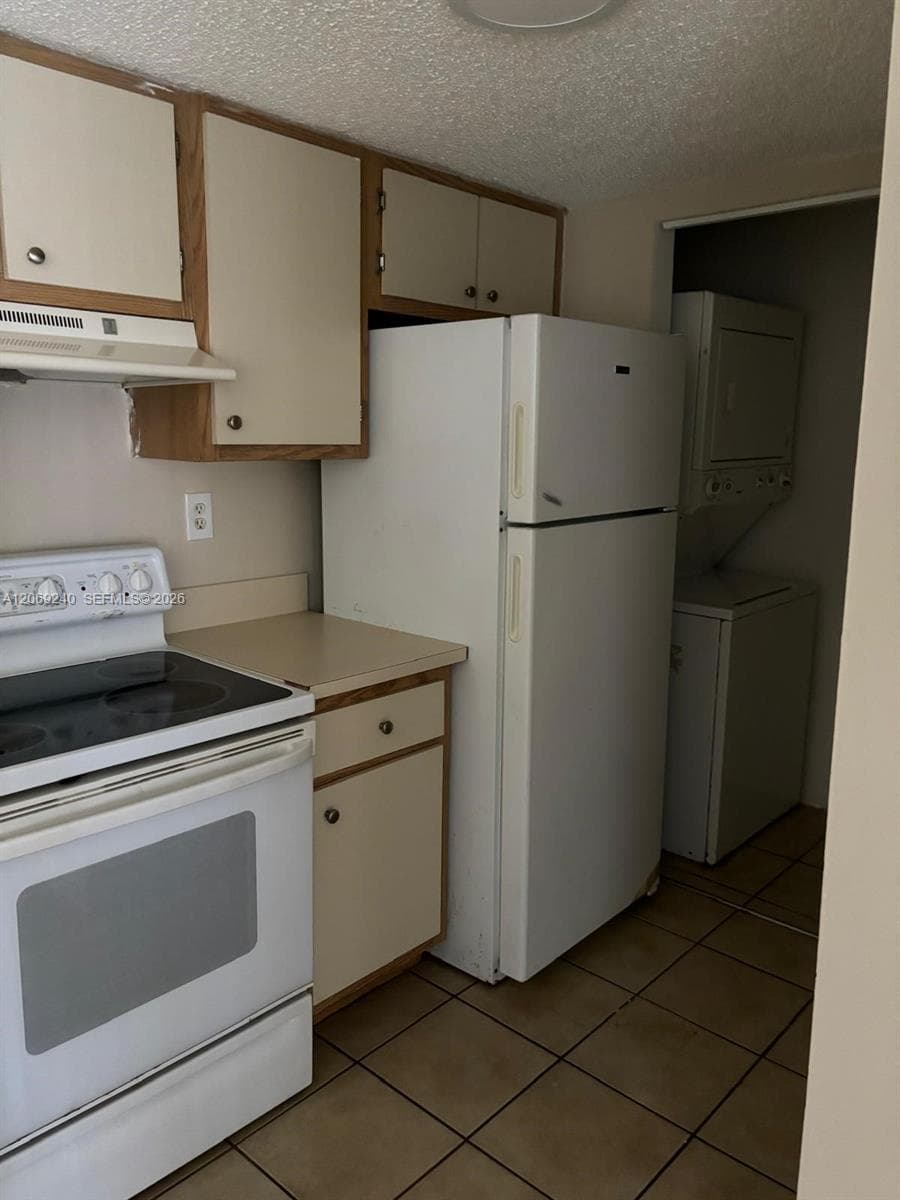 Condominium at 7200 NW 179th St # 310, Hialeah FL 33015