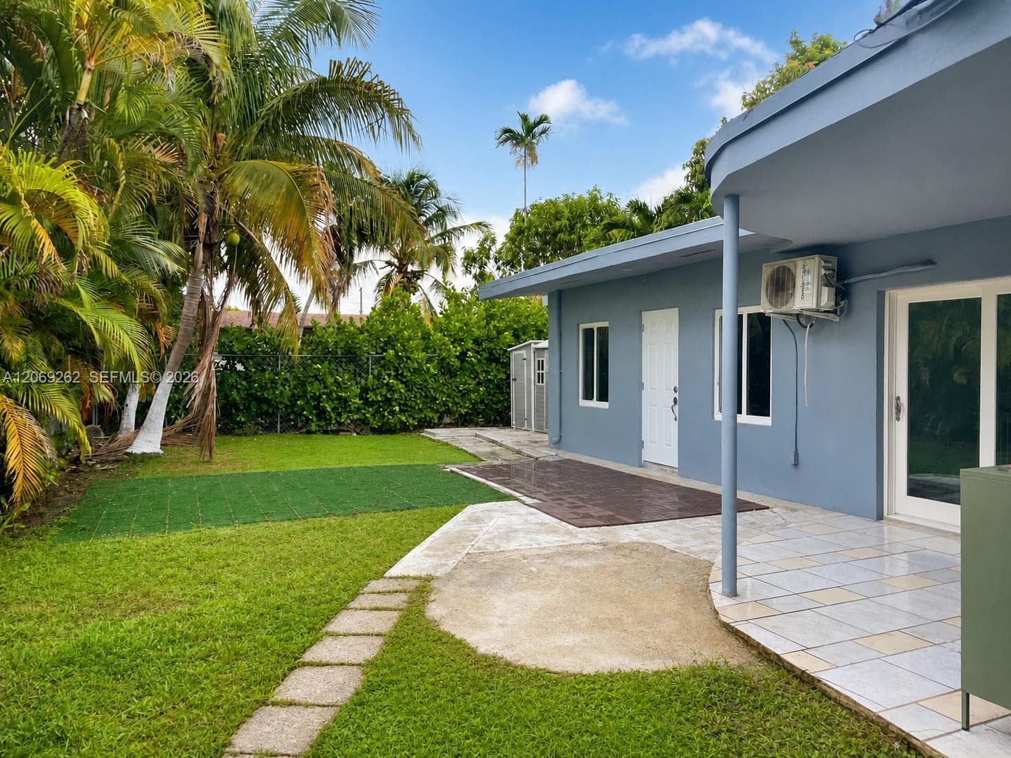 Efficiency at 3171 SW 26th St # 3, Miami FL 33133