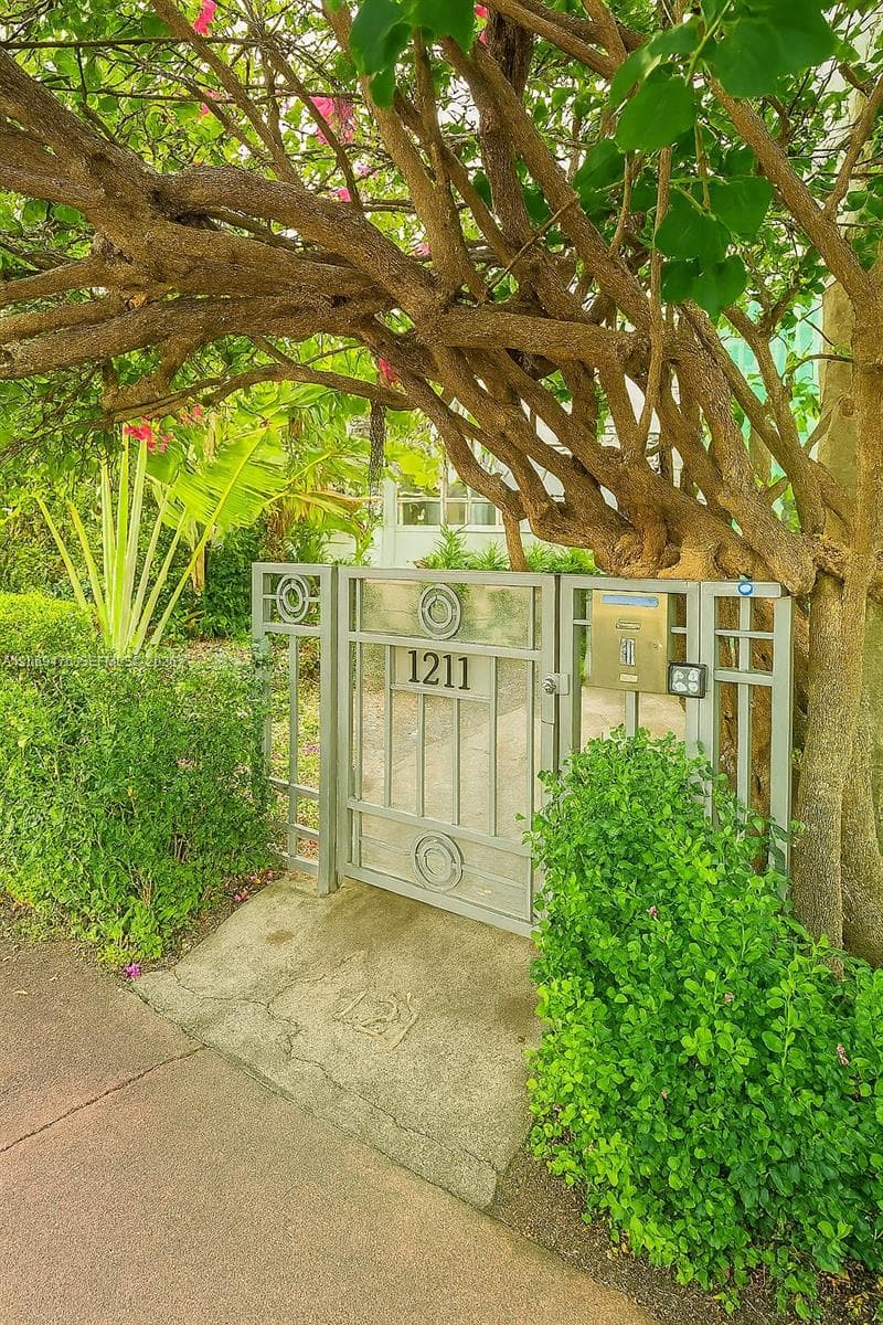 Condominium at 1211 Pennsylvania Ave # B1, Miami Beach FL 33139