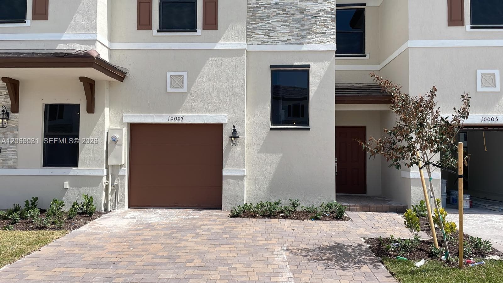 Townhouse at 10007 SW 231 Ln, Miami FL 33190