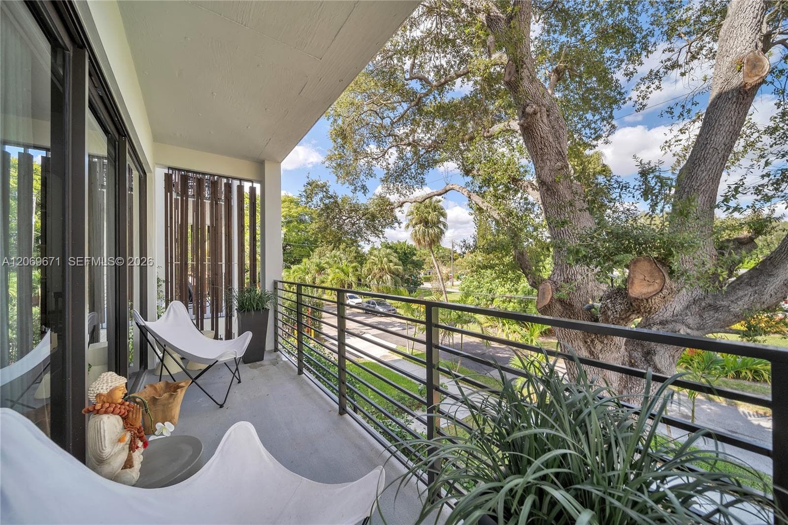 Apartment at 320 NE 126th St # 32, North Miami FL 33161