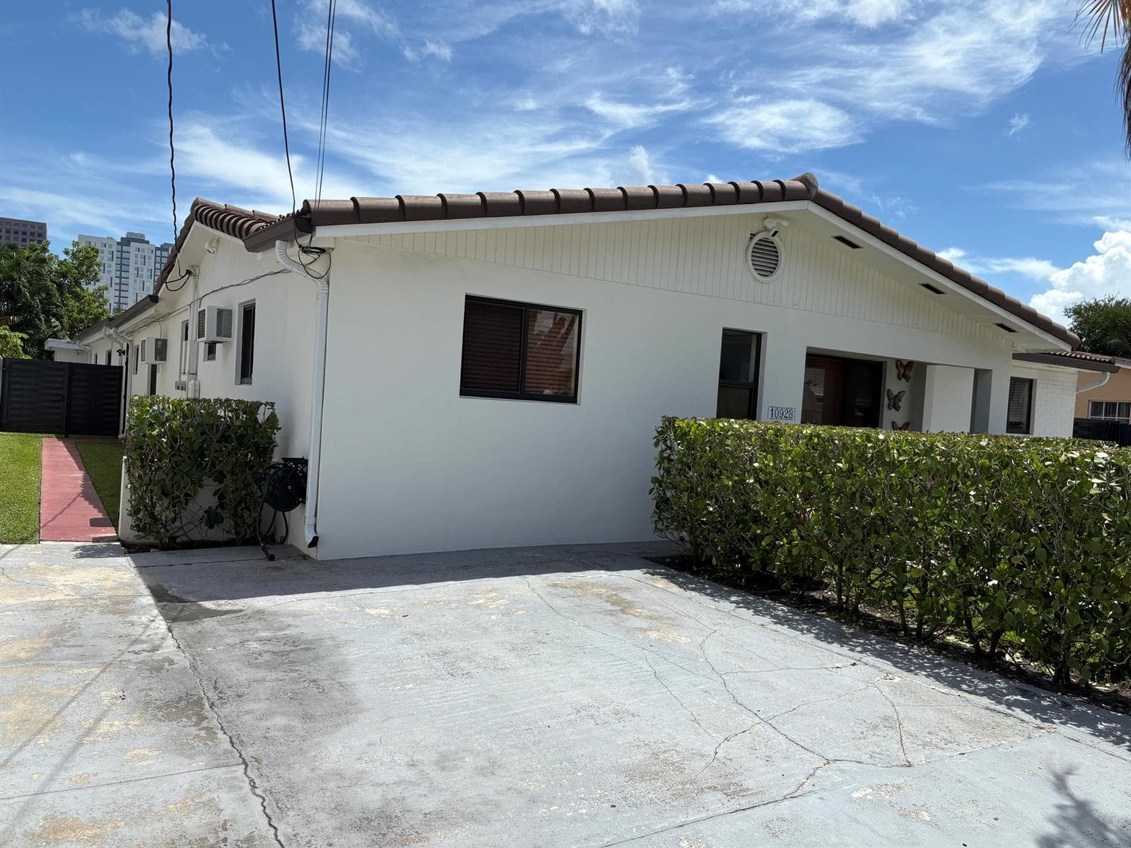 Efficiency at 10928 SW 2nd Street, Miami FL 33174
