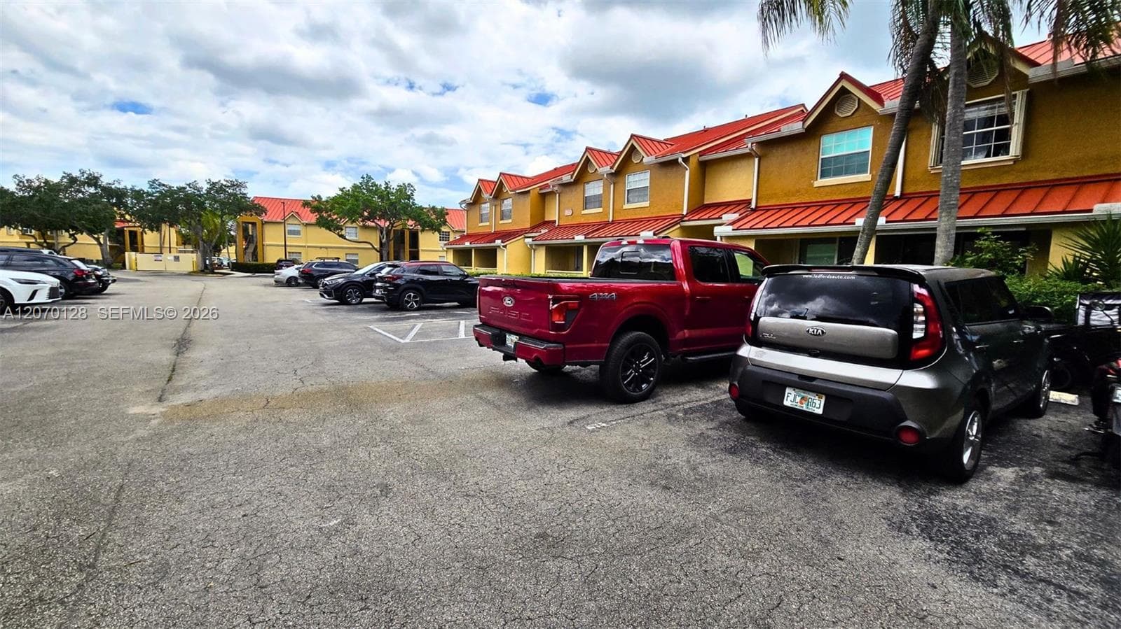 Townhouse at 18332 NW 68th Ave # H, Hialeah FL 33015