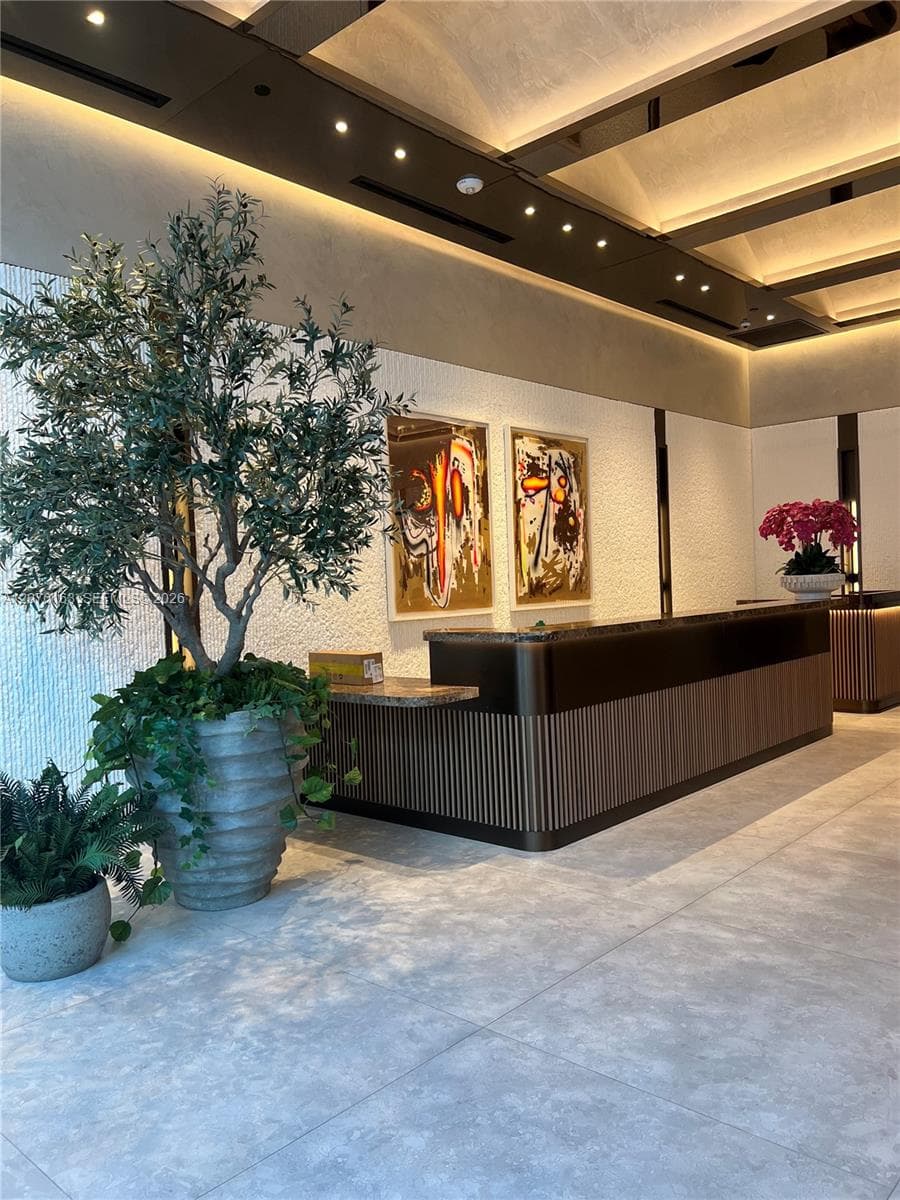Condominium at 20 NE 11 st # 1204, Miami FL 33132