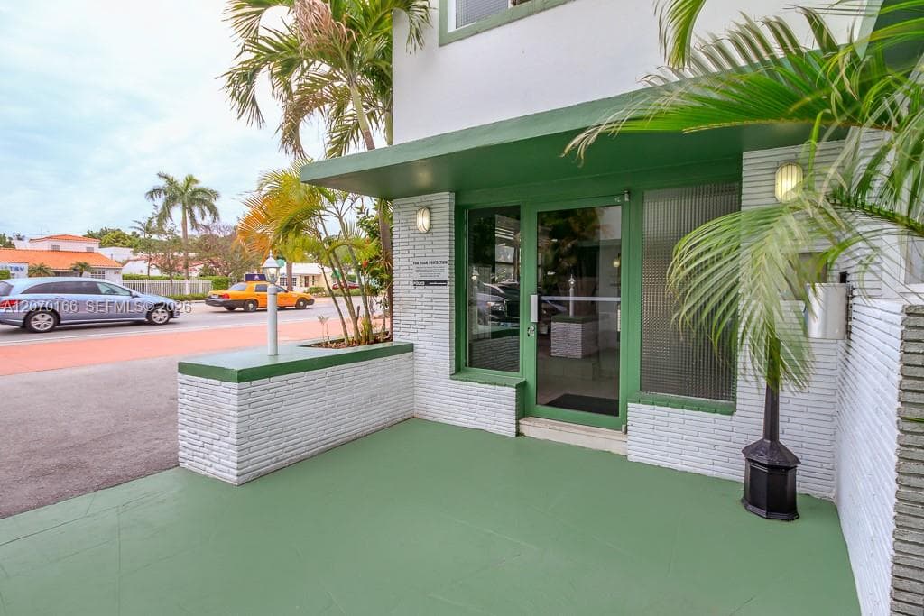 Apartment at 1334 Alton Rd # A6, Miami Beach FL 33139