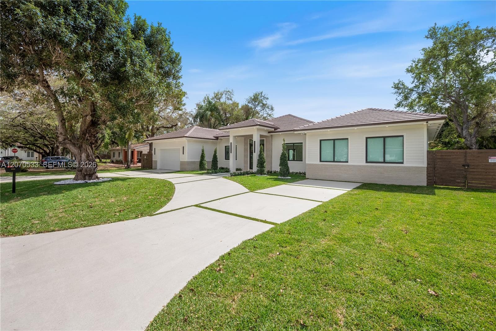 Single Family Residence at 6990 SW 58th St, Miami FL 33143