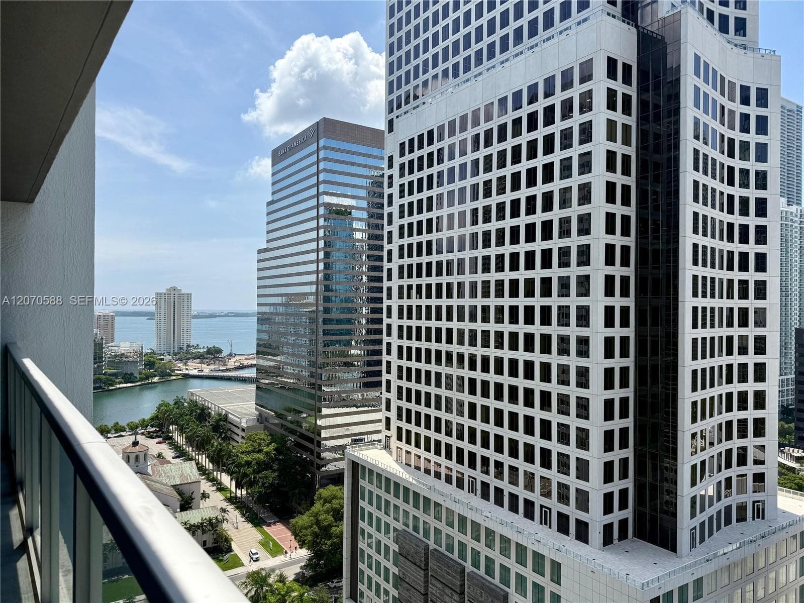 Condominium at 55 SE 6th St # 2404, Miami FL 33131