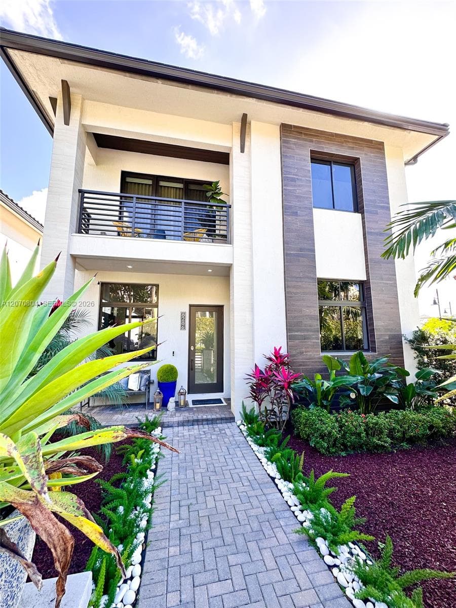 Single Family Residence at 8286 NW 51st Ter, Doral FL 33166