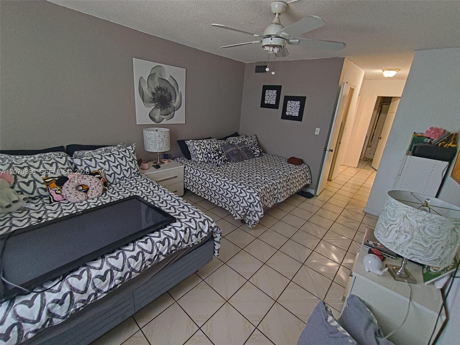 A unit listed in Commodore Plaza