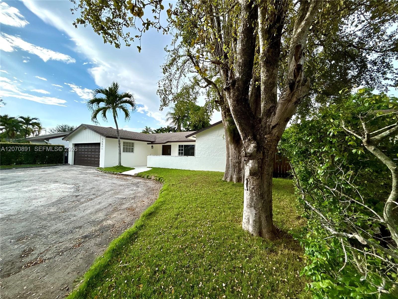 Single Family Residence at 13971 SW 112th St # 13971, Miami FL 33186