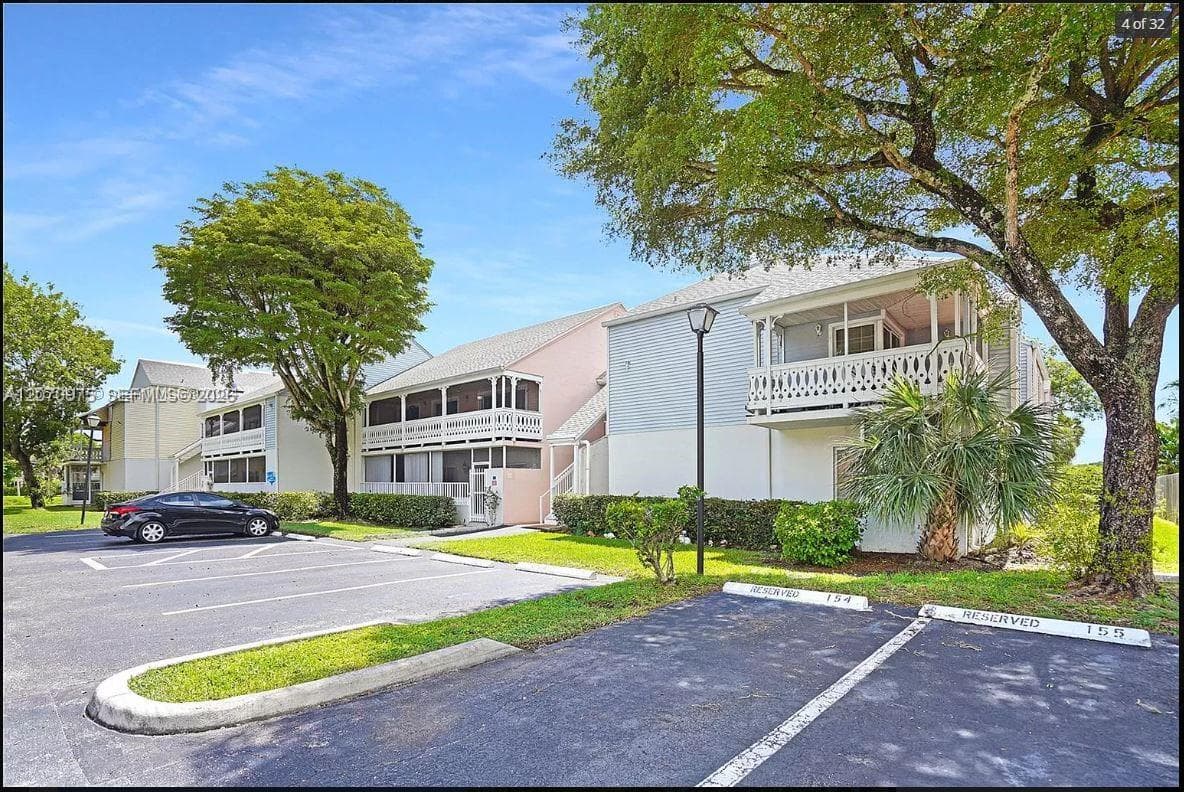 Condominium at 10521 Mahogany Key Cir # 207, Miami FL 33196