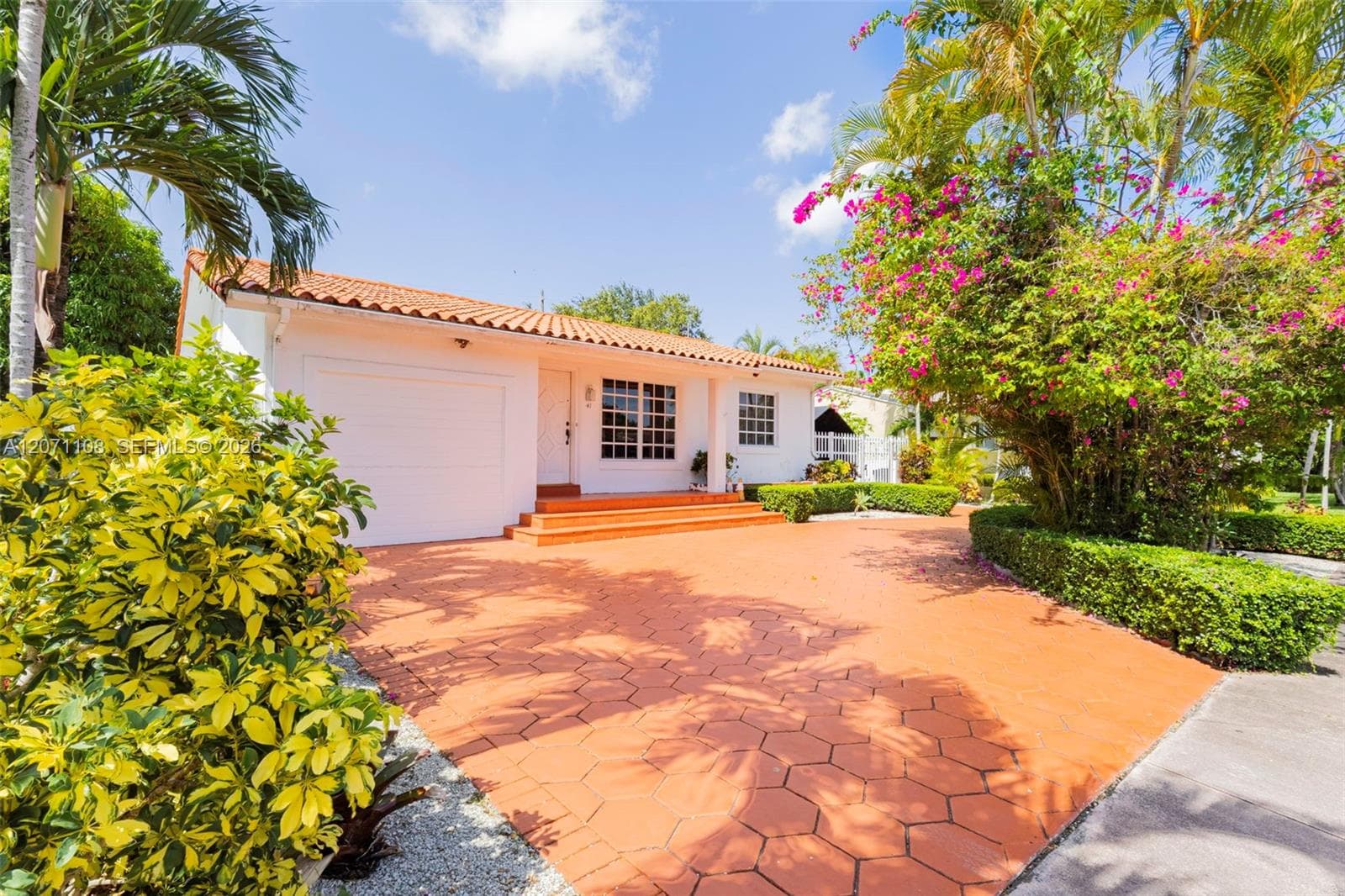Single Family Residence at 41 Campina Ct, Coral Gables FL 33134