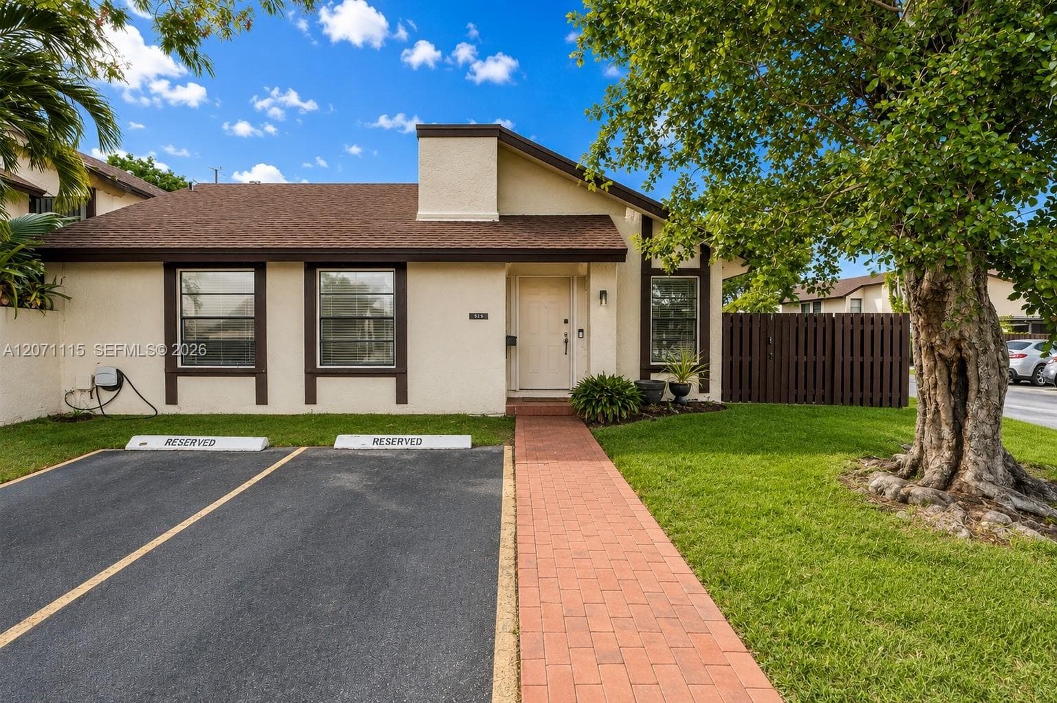 Condominium at 525 NW 100th Ct # 525, Miami FL 33172