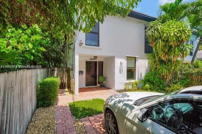 Townhouse at 2869 W Trade Ave, Miami FL 33133