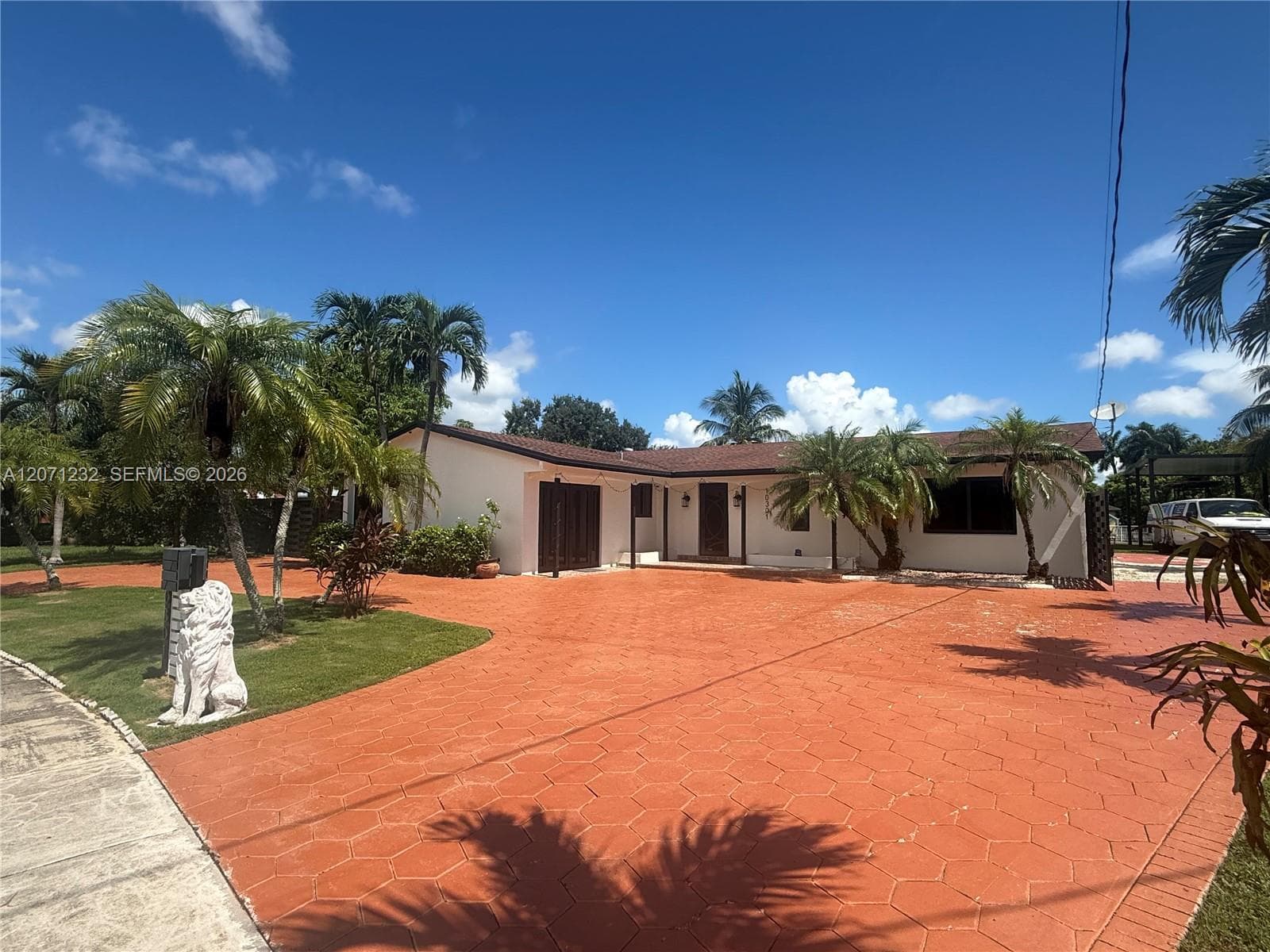 Single Family Residence at 10301 SW 199th St, Cutler Bay FL 33157