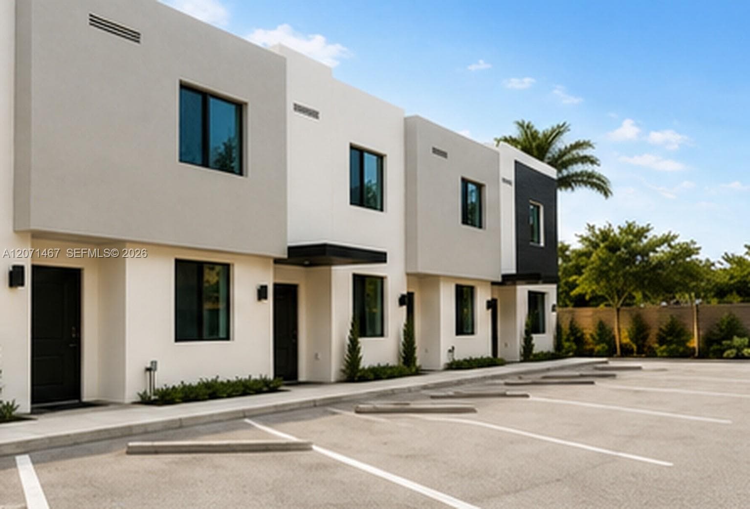 Townhouse at 171 NW 158th St # 6, Miami FL 33169
