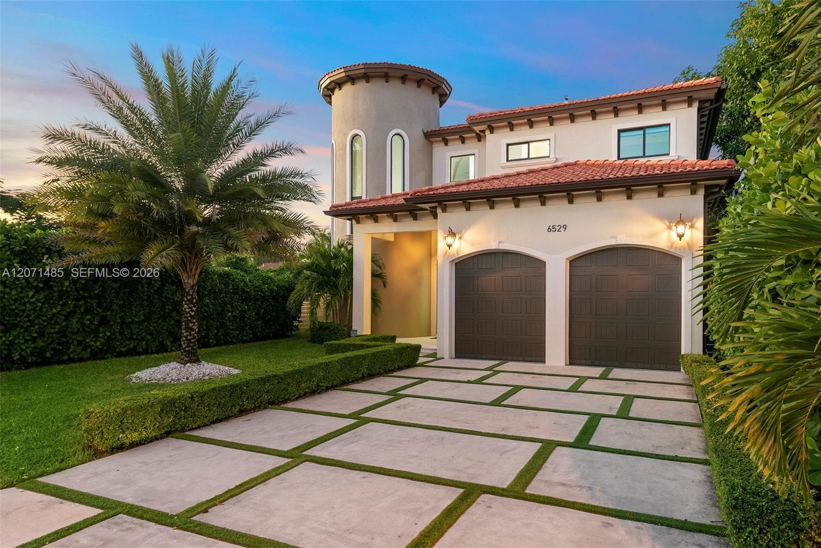 Single Family Residence at 6529 SW 30th St, Miami FL 33155