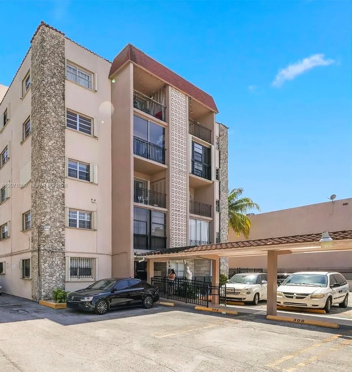 Condominium at 3640 NW 9 # 407, Miami FL 33125