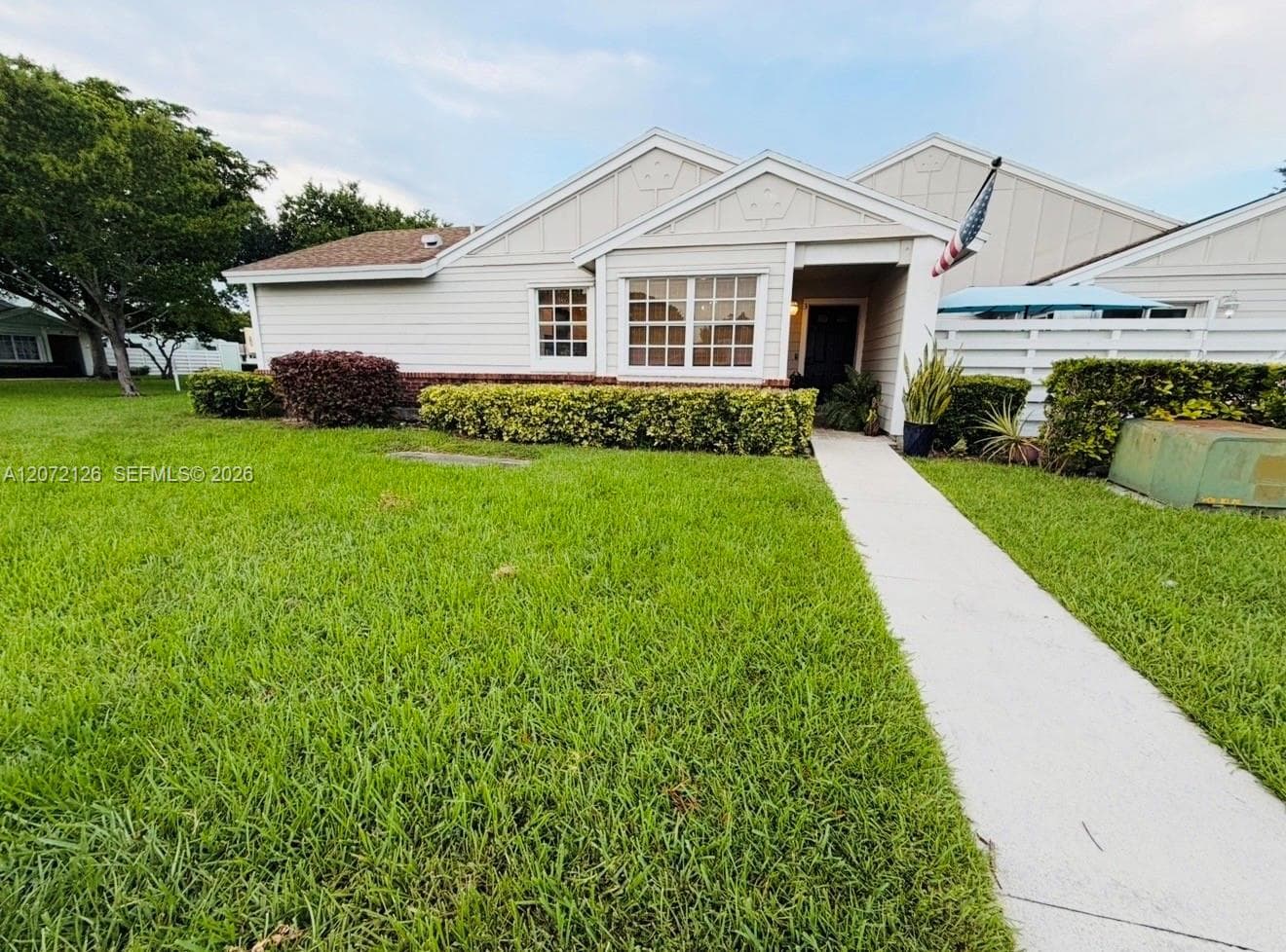 Villa at 13724 SW 147th Cir Ln # 30, Miami FL 33186