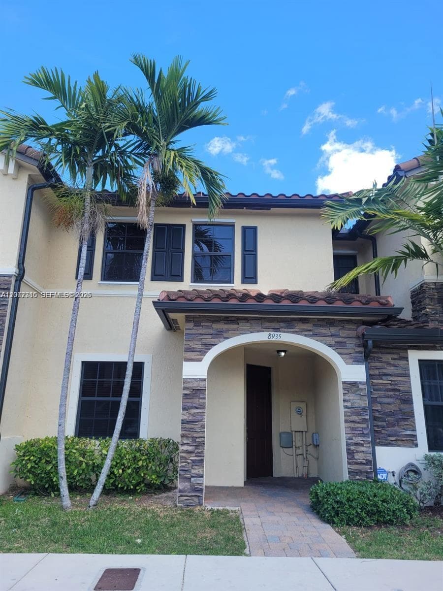 Townhouse at 8935 W 35th Ln # 8935, Hialeah FL 33018