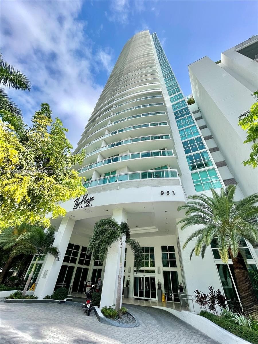 Condominium at 951 Brickell Ave # 3403, Miami FL 33131