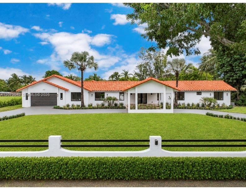 Single Family Residence at 11901 SW 45th St, Miami FL 33175