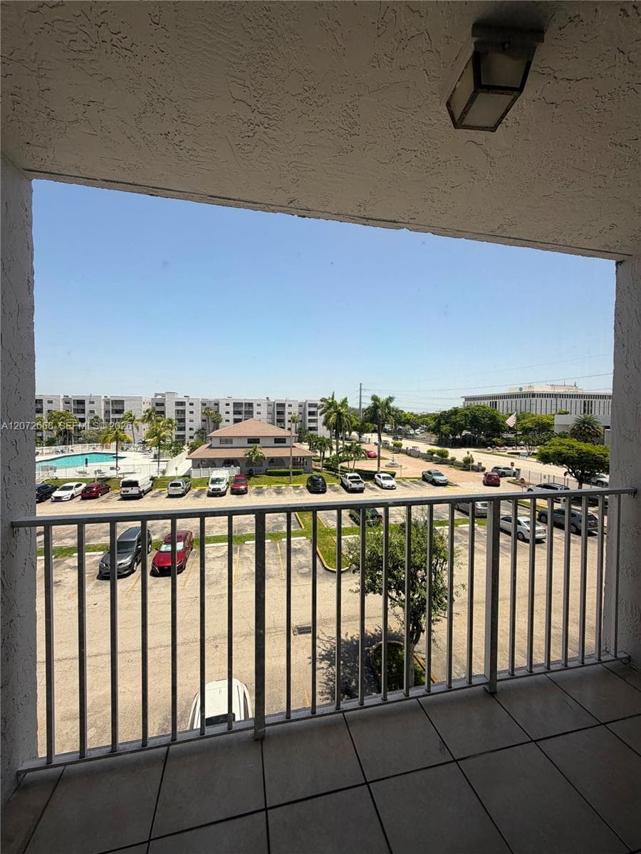 Stock Cooperative at 8145 NW 7th St # 406, Miami FL 33126