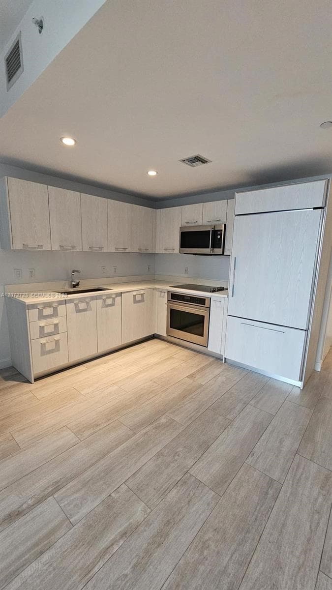 Apartment at 45 SW 9th St # 2102, Miami FL 33130