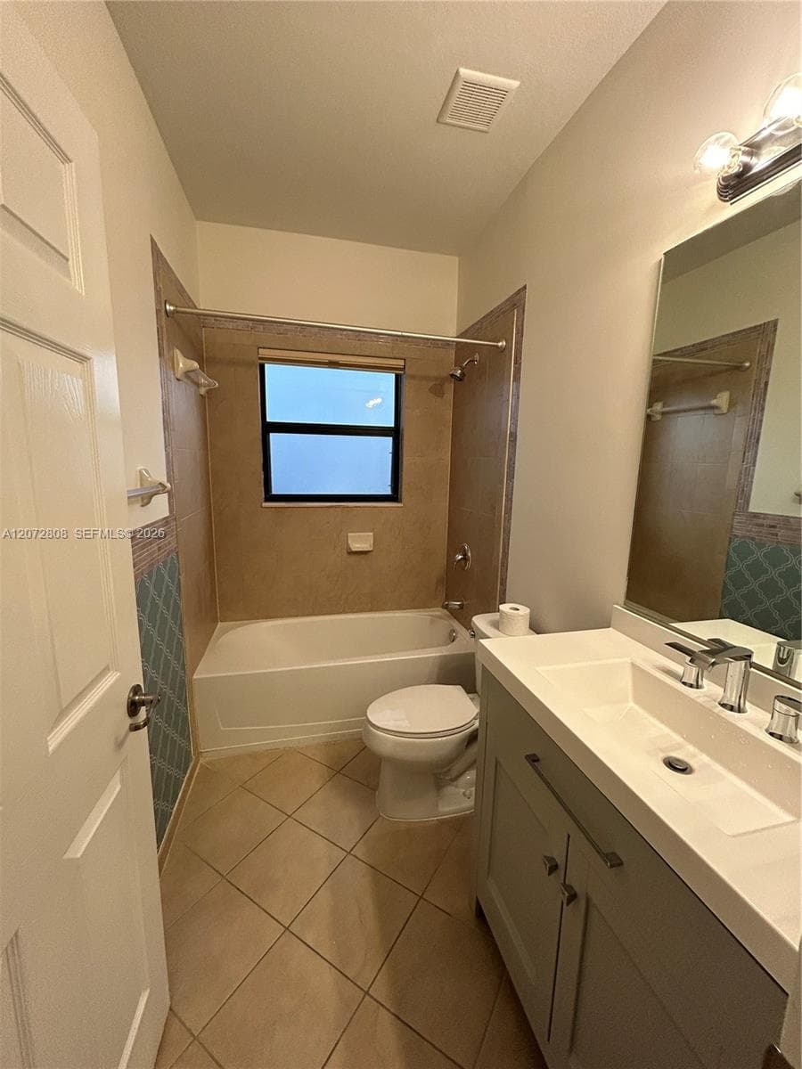 Apartment at Homestead, FL, 33032