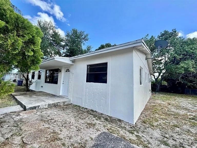 Single Family Residence at 2460 NW 179th St # 2460, Miami Gardens FL 33056