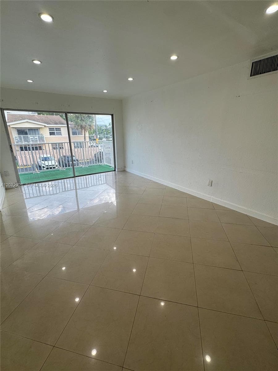 Condominium at 4530 NW 79th Ave # 2D, Doral FL 33166