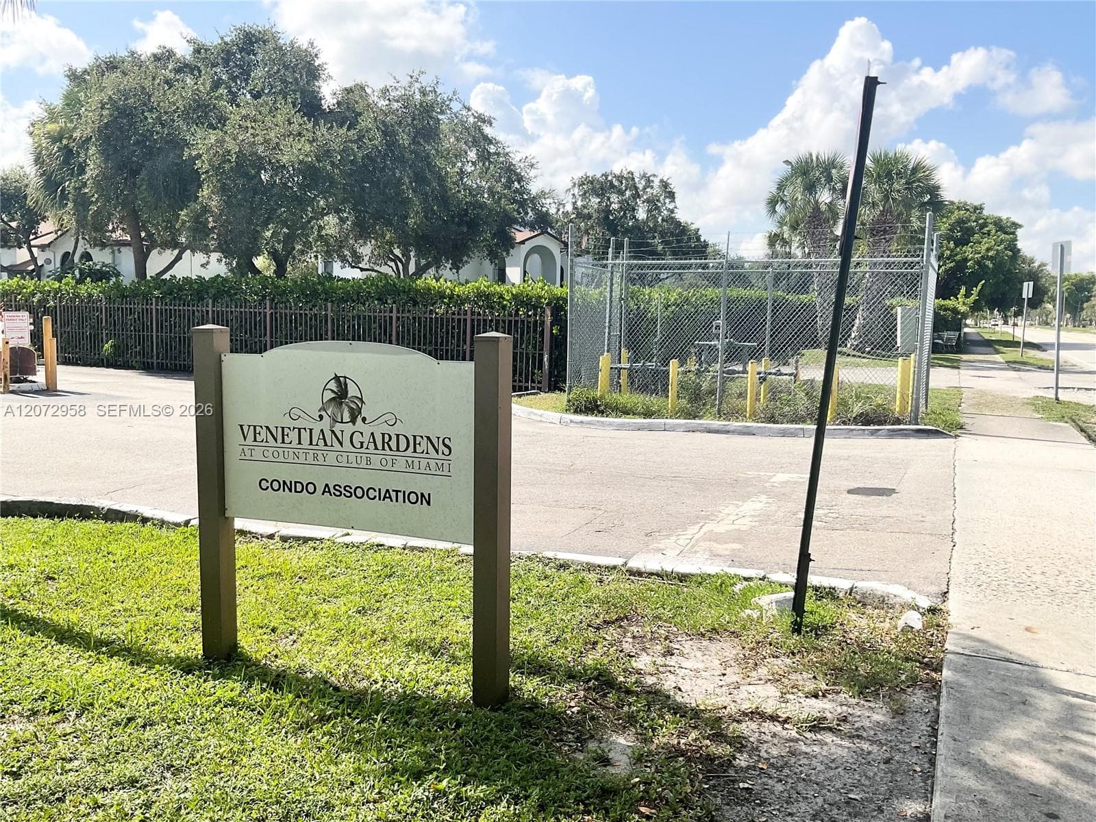 Condominium at 17901 NW 68th Ave # T207, Hialeah FL 33015