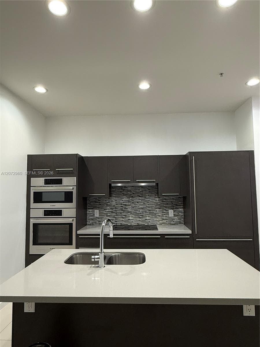 Condominium at 7661 NW 107th Ave # 813, Doral FL 33178