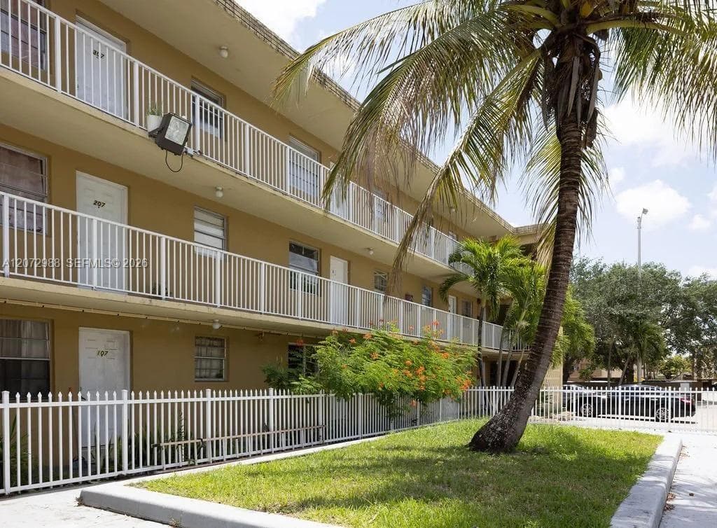 Apartment at 955 W 74 Street # 207, Hialeah FL 33012