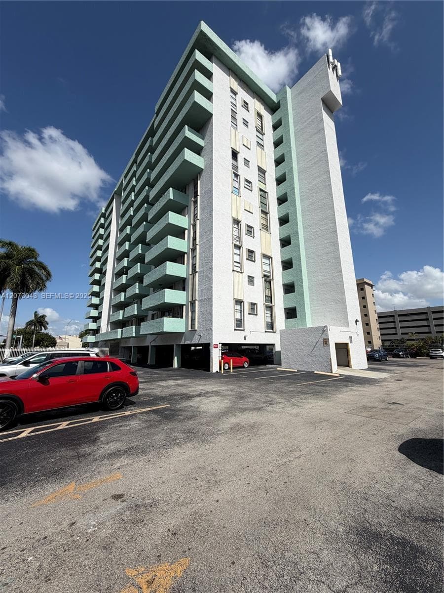 Apartment at 1825 W 44th Pl # 308, Hialeah FL 33012