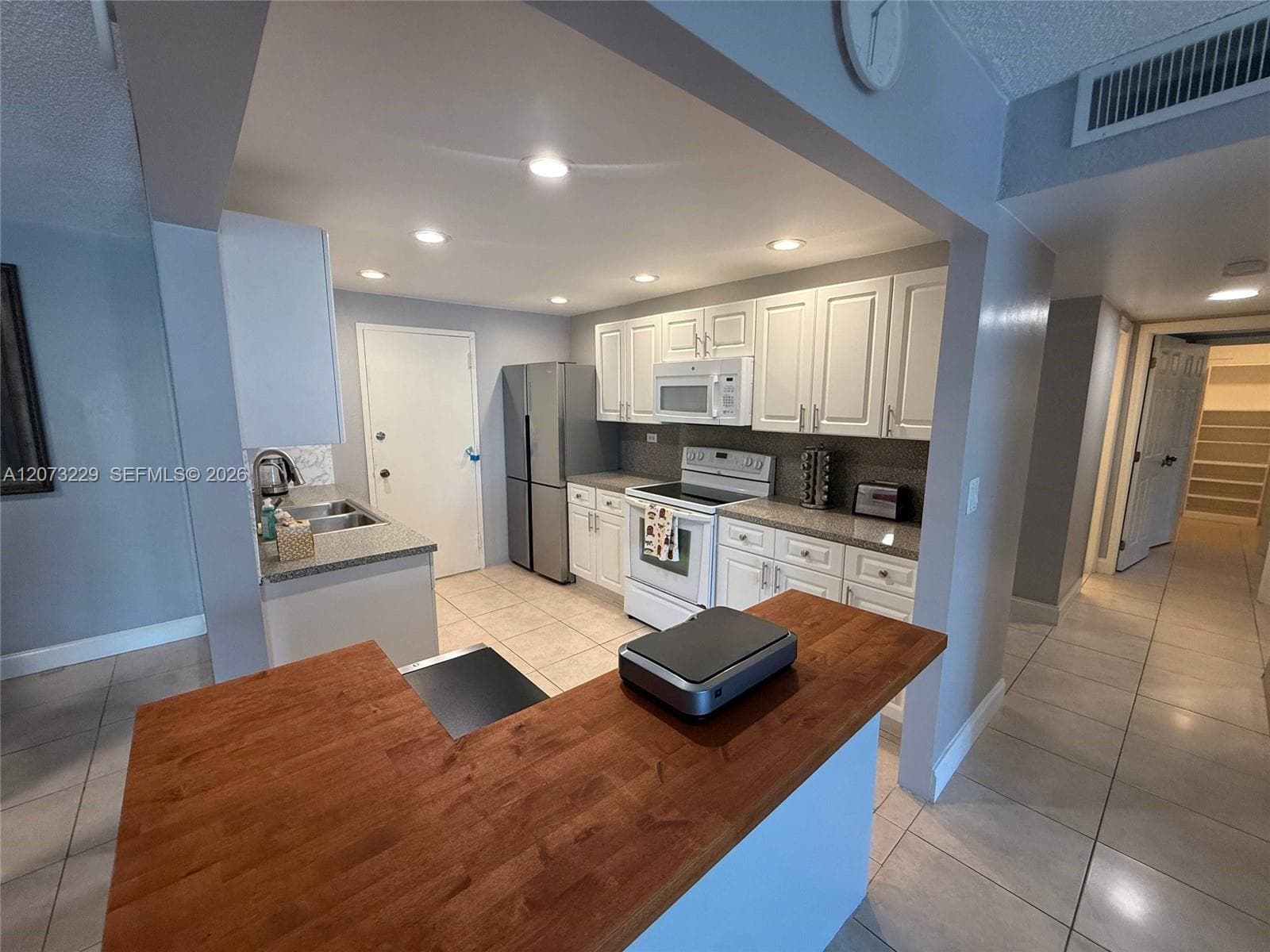 Condominium at 800 NE 195th St # 211, Miami FL 33179