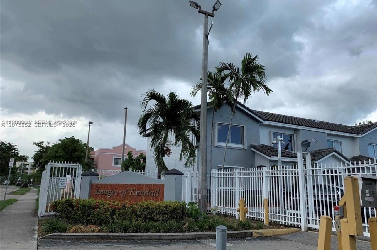 Condominium at Miami, FL, 33193