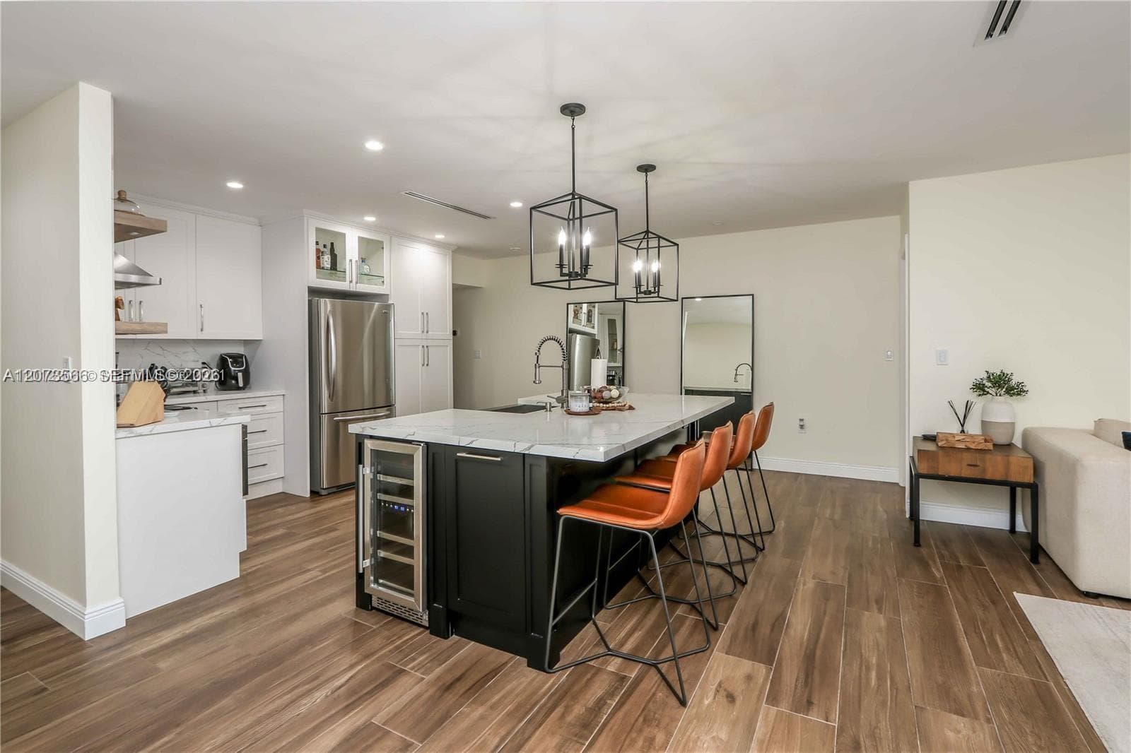 Single Family Residence at 16509 Fox Den Ct, Miami Lakes FL 33014