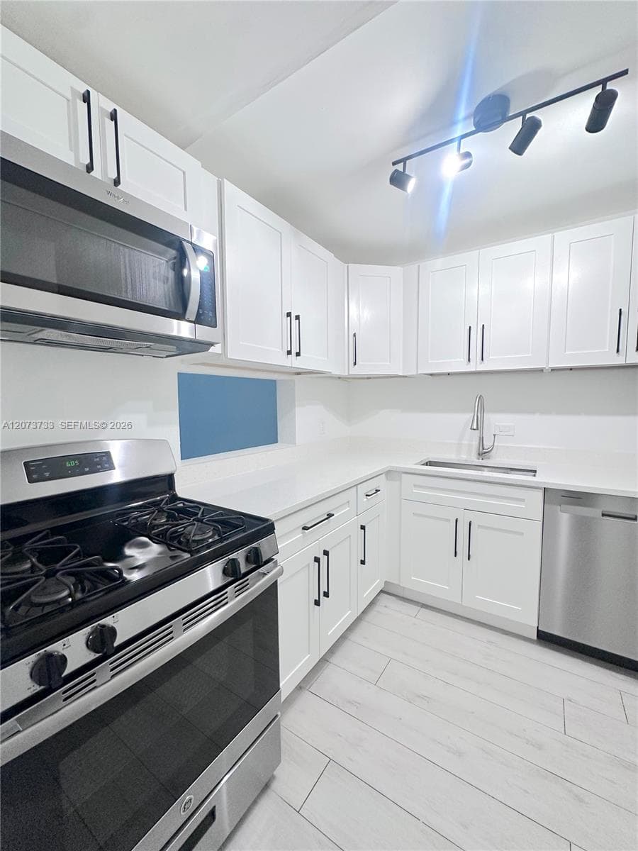 Condominium at 6890 N Kendall Dr # B204, Pinecrest FL 33156