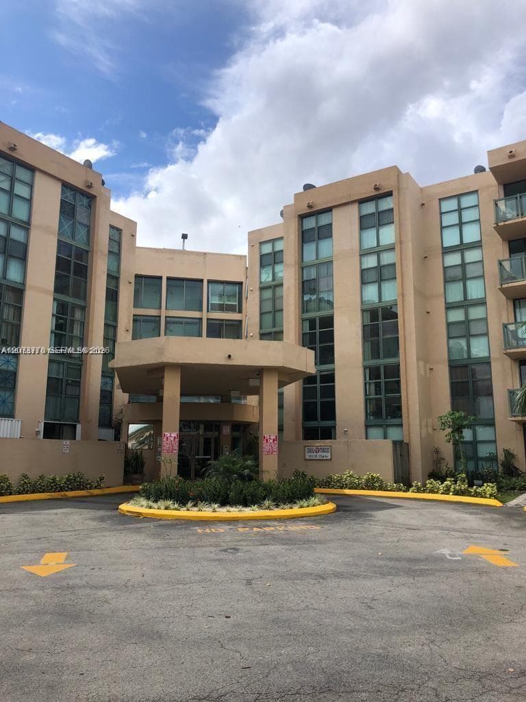 Condominium at 2075 SW 122nd Ave # 117, Miami FL 33175