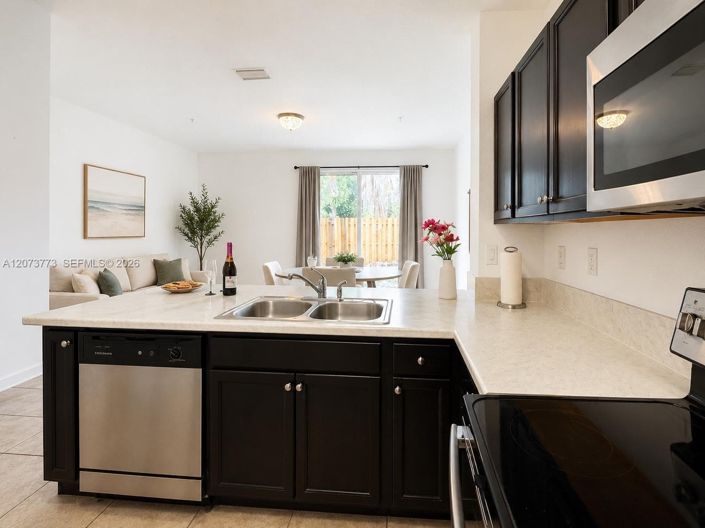 Townhouse at 142 SE 28th Ter # 6, Homestead FL 33033