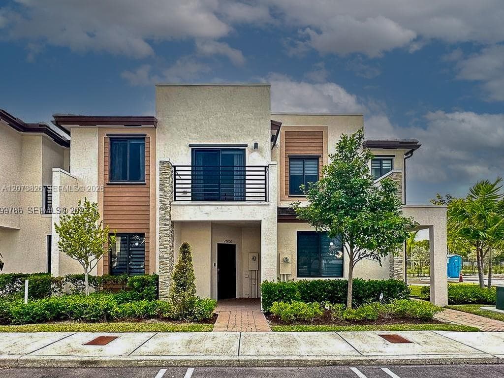 Townhouse at 20800 NE 5th Ct, Miami FL 33179