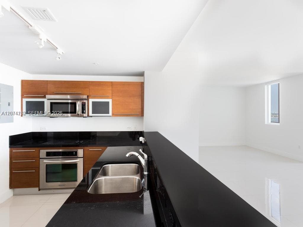 Condominium at 244 Biscayne Blvd # 1002, Miami FL 33132