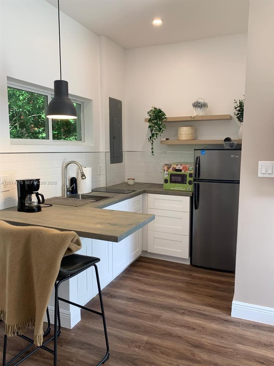 Efficiency at 14921 N Spur Dr # 1, Miami FL 33161