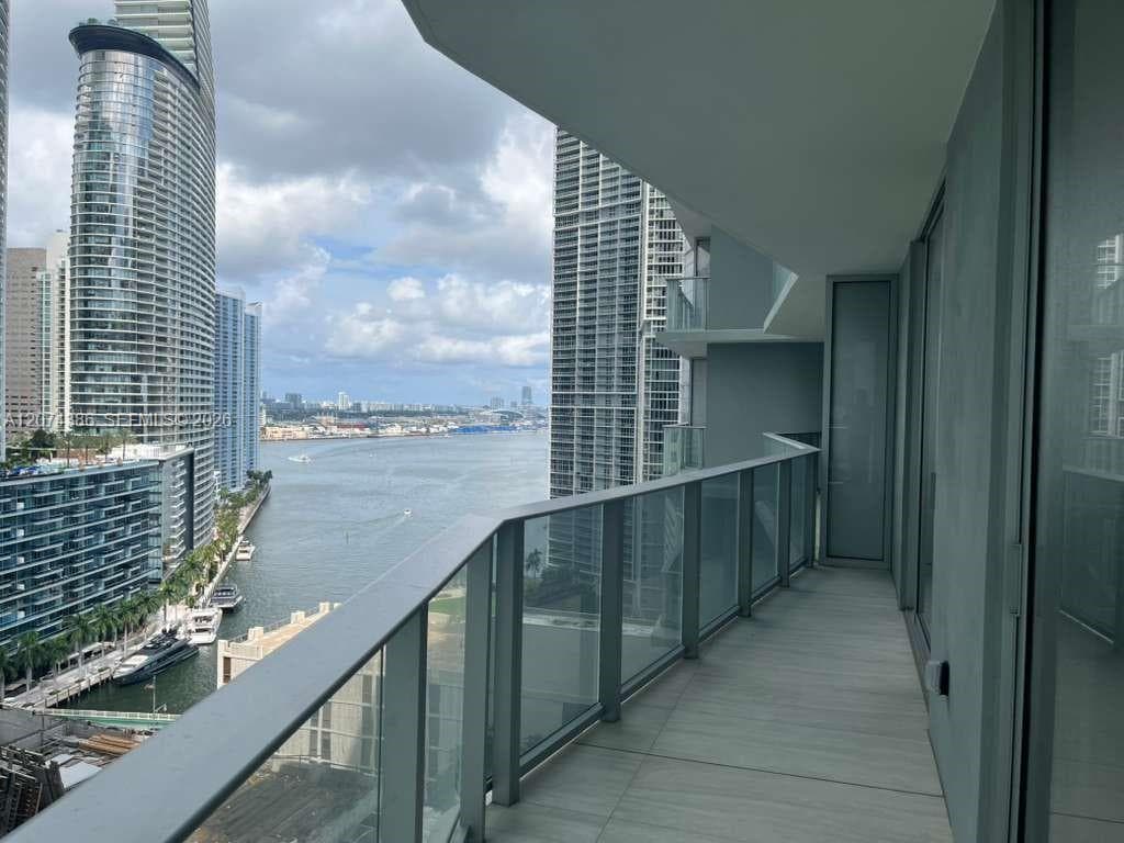 Condominium at 77 SE 5th St # 2206, Miami FL 33131