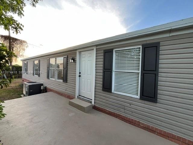 Mobile Home at 220 NE 12th Ave # 29, Homestead FL 33030